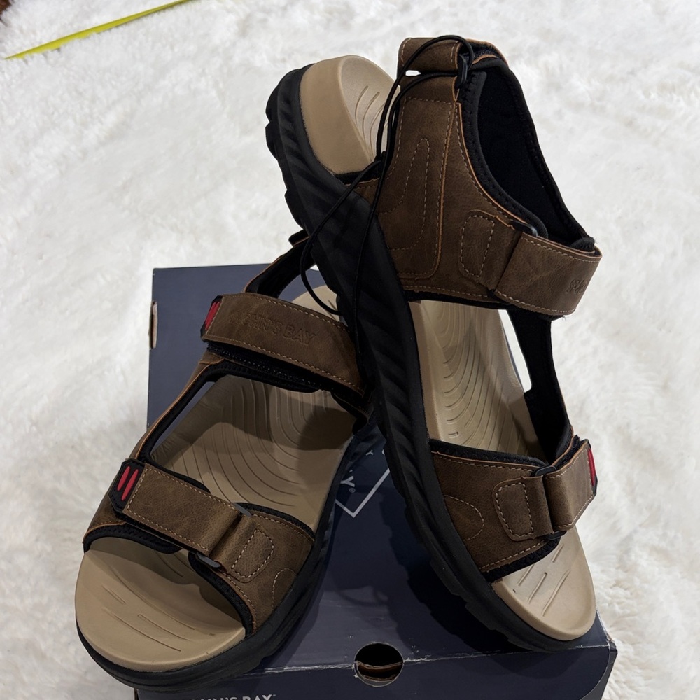 St. John's Bay Men's Tan and Black Sandals,Size 11-M - Picture 13 of 17